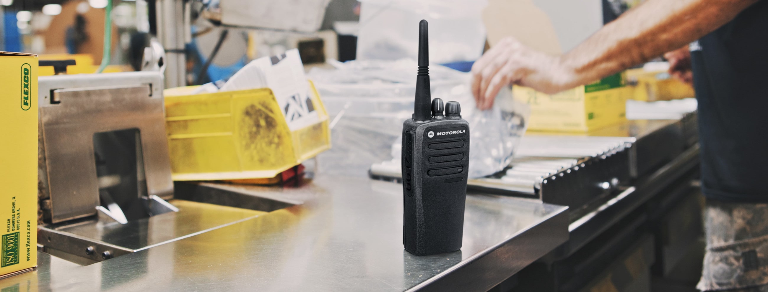 Портативна DMR радіостанція Motorola DP1400