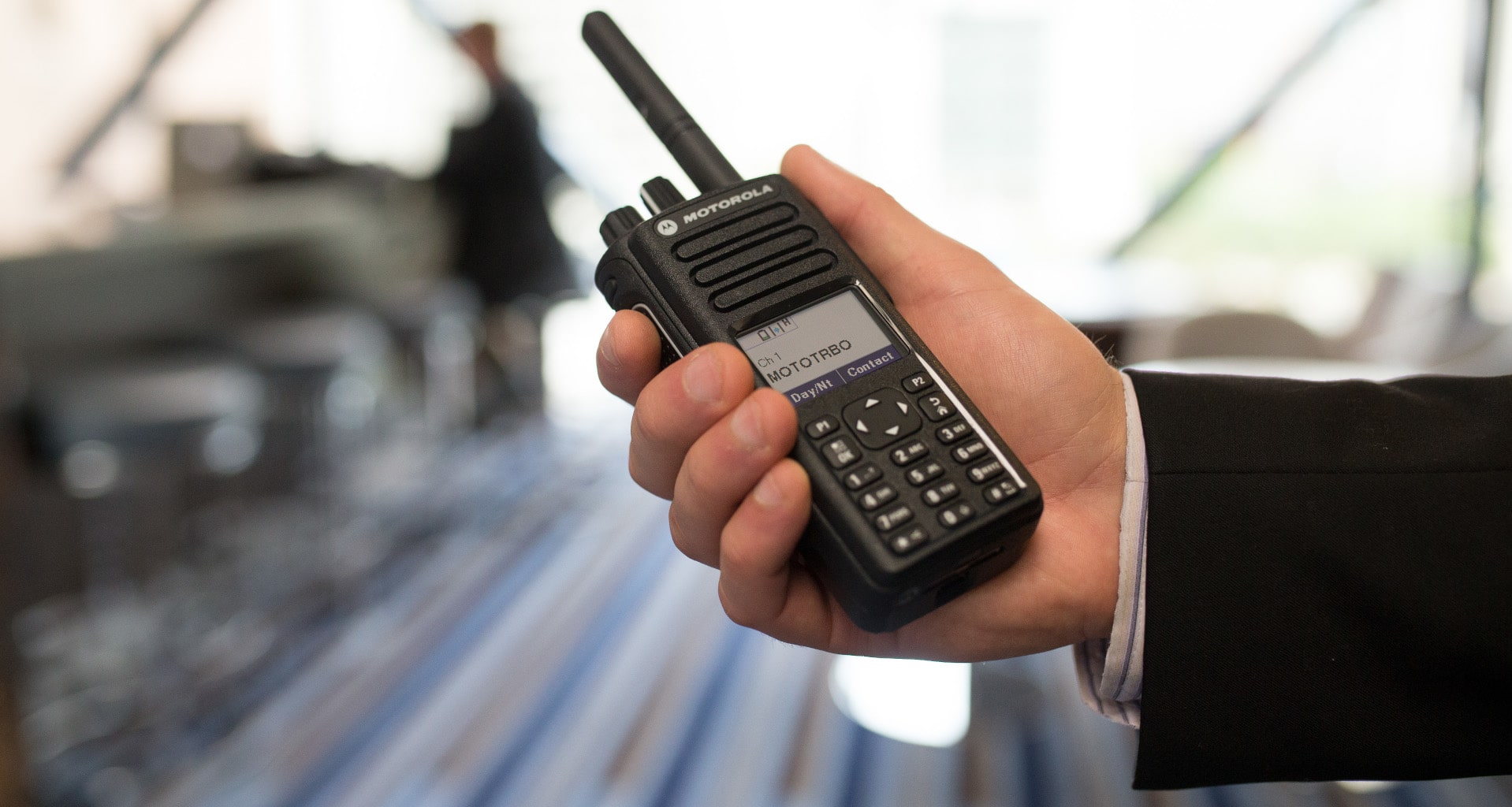 Портативна DMR радіостанція Motorola DP4801E VHF